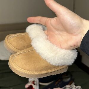Cozy Tan Kids Slipper boots with White Fur Trim